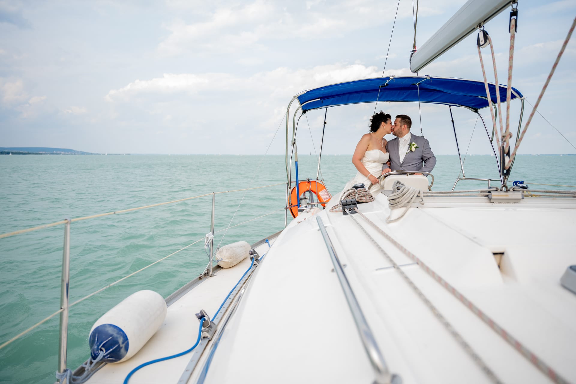 balaton-hajo-vitorlas-eskuvo-fotozas-kreativ-to-nyar