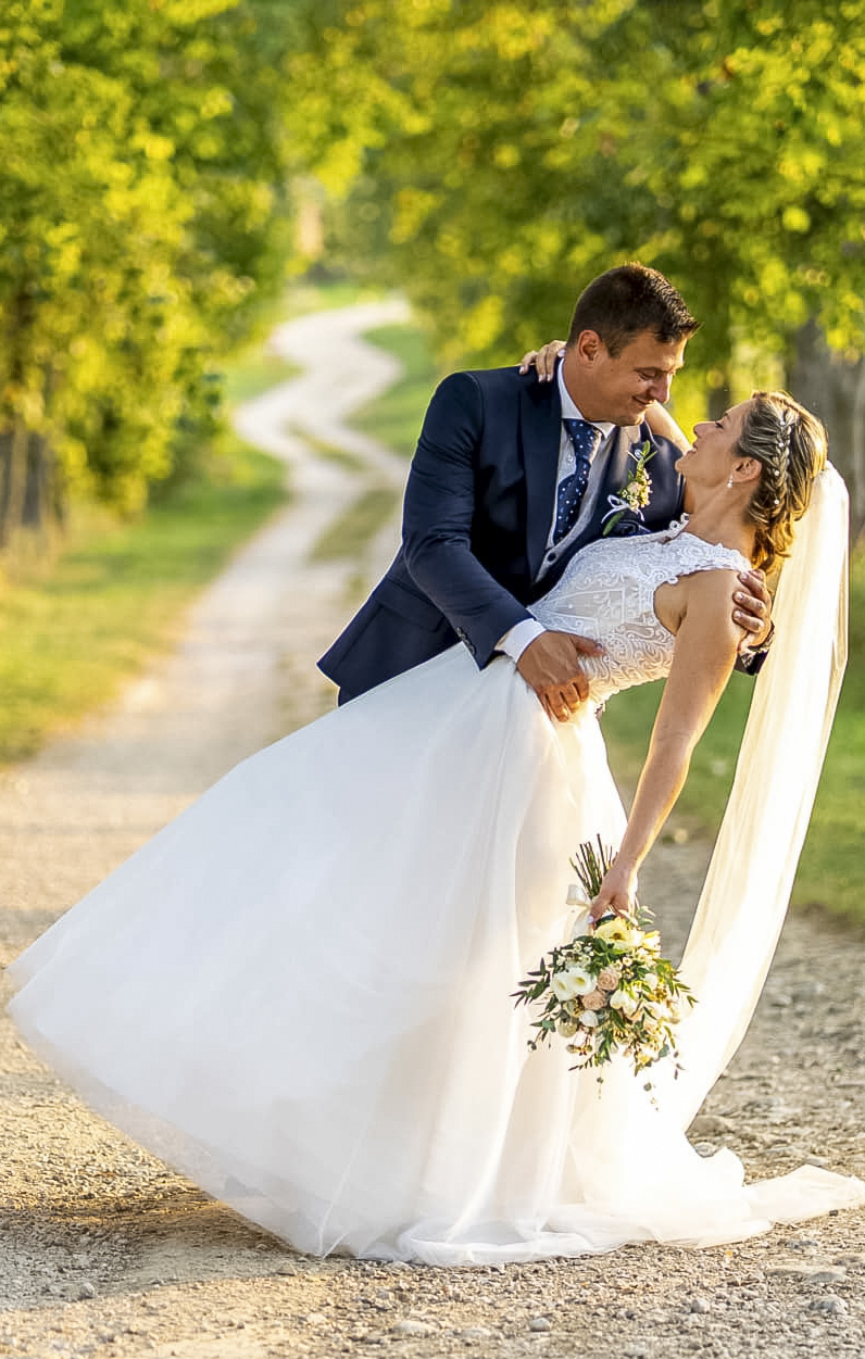 eskuvo-kreativ-fotozas-aszofo-naplemente-hazaspar