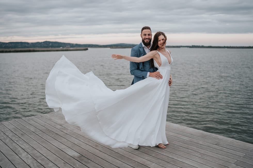 eskuvo-kreativ-fotozas-velence-steg-to-szel-hazaspar-vihar